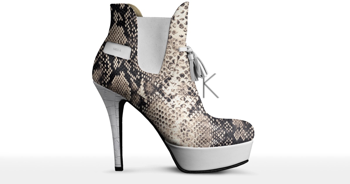 アート作品 ハイヒールと美脚　油絵　フランフラン カッシーナ ACTUS these punk-inspired heels are wearable art