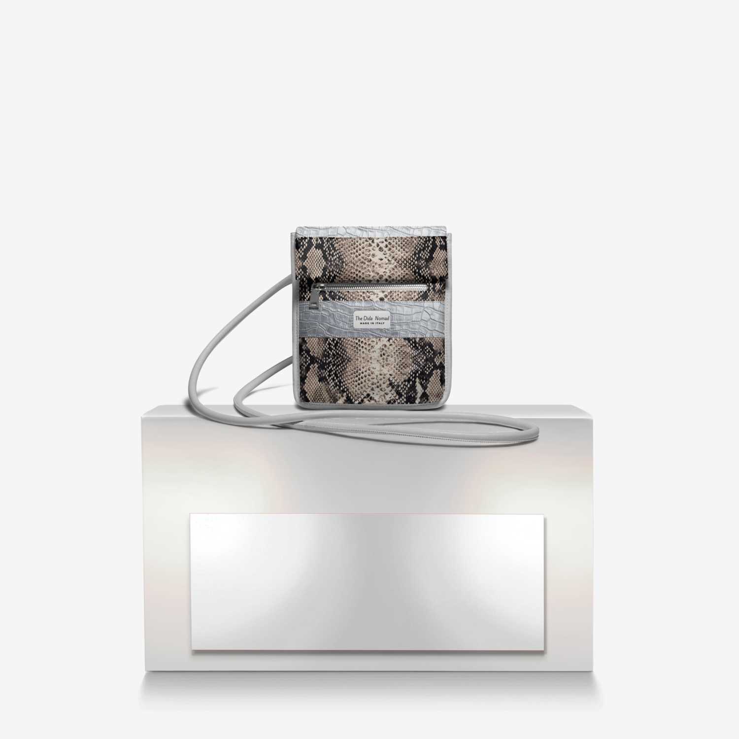The Dida  Nomad custom made in Italy design by A.baba & R.benkharchi | Over box view