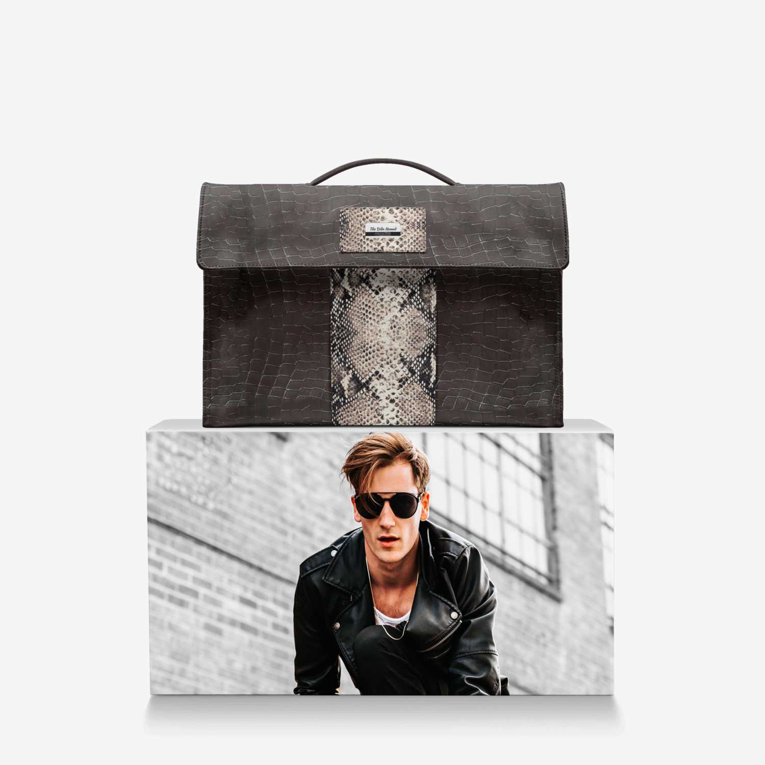 The Dida Nomad custom made in Italy design by A.baba & R.benkharchi | Over box view