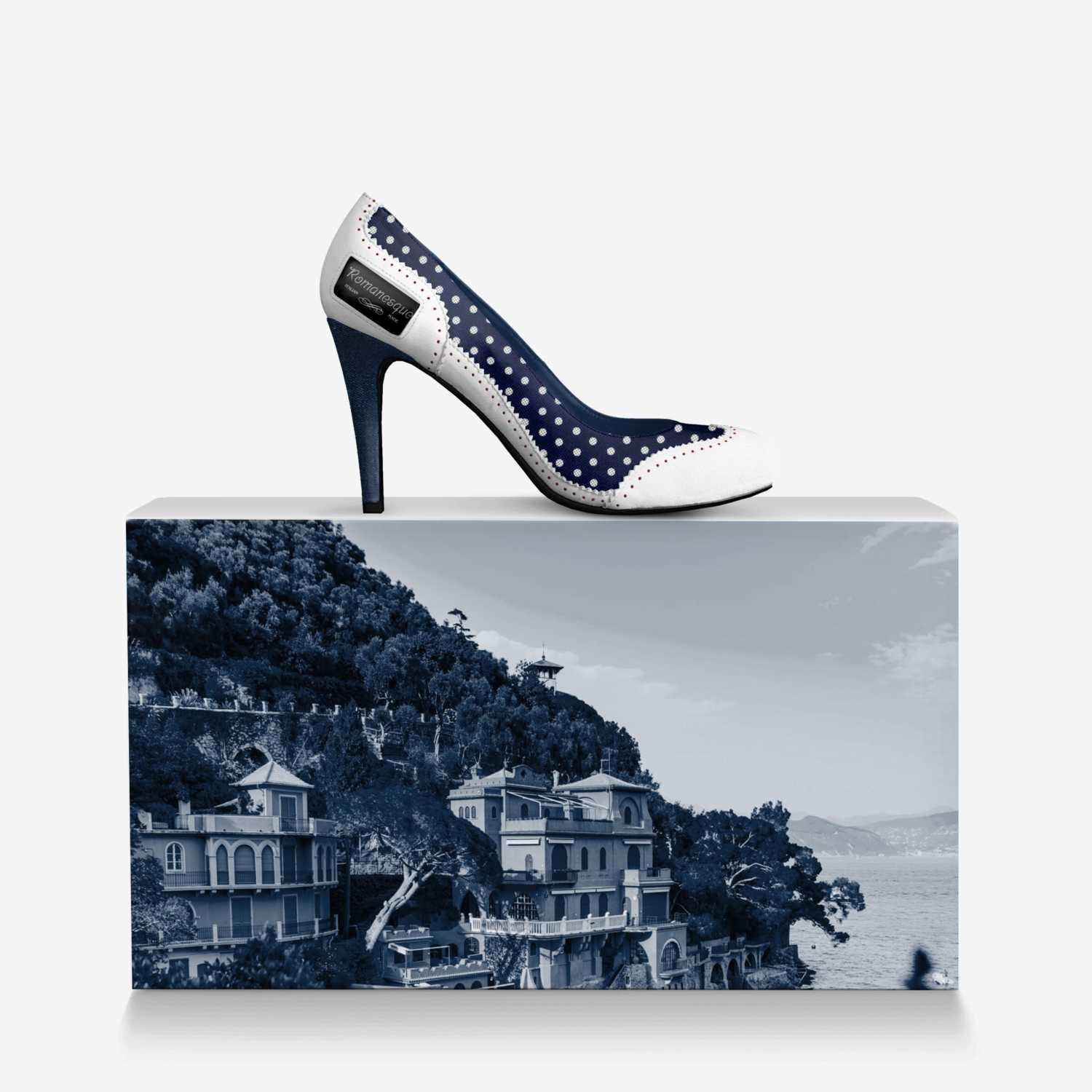 Romanesque custom made in Italy shoes by Karolina Romańska-kuć | Over box view